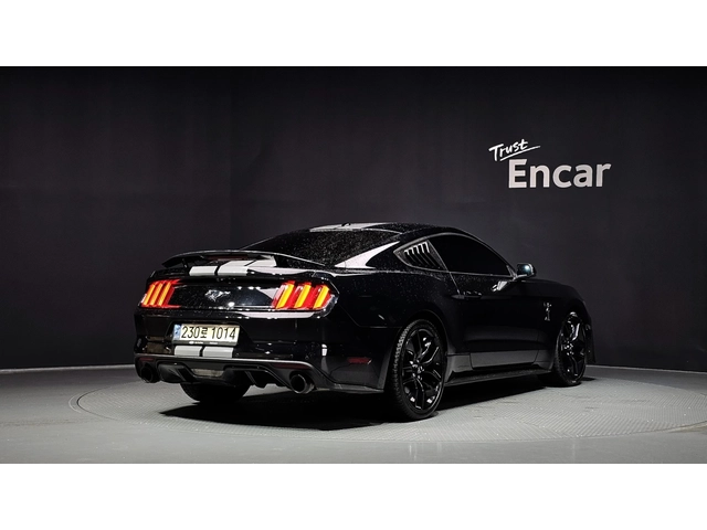 Ford Mustang 2.3 EcoBoost | Shelby Look | ACC | Вентилация - автомобили, коли, обяви за нови и употребявани 1