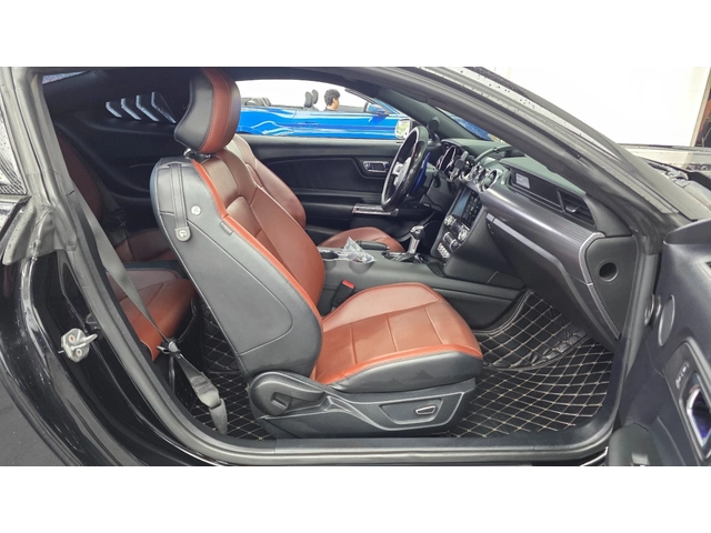 Ford Mustang 2.3 EcoBoost | Shelby Look | ACC | Вентилация - автомобили, коли, обяви за нови и употребявани 8