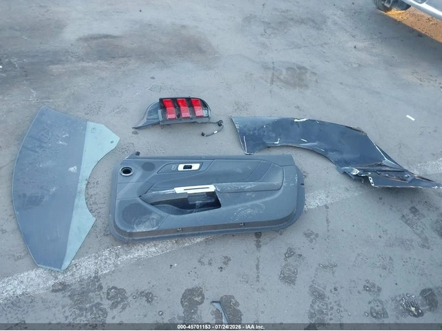 Ford Mustang GT Premium Fastback - автомобили, коли, обяви за нови и употребявани 9