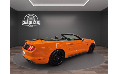 ford-mustang-gt-convertible - 4