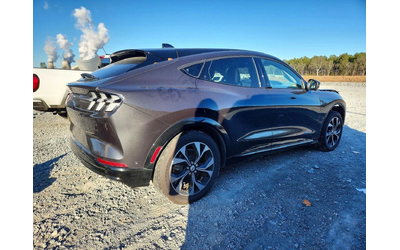 ford-mustang-mach-e - 2