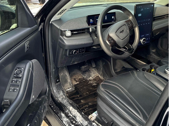 Ford Mustang Mach-E - автомобили, коли, обяви за нови и употребявани 5