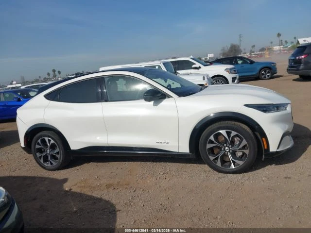 Ford Mustang Mach-E PREMIUM - автомобили, коли, обяви за нови и употребявани 3