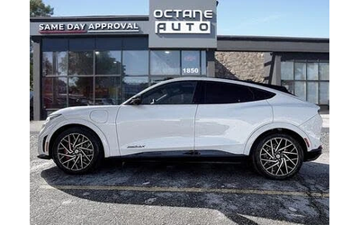 ford-mustang-mach-e - 4