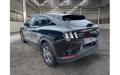 ford-mustang-mach-e - 3