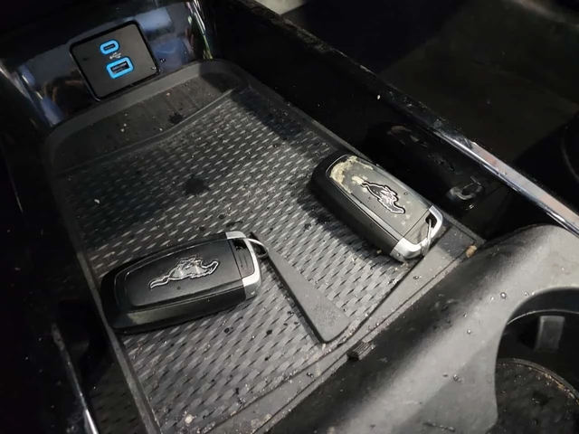 Ford Mustang Mach-E * SELECT * 2 КЛЮЧА* ПОДГРЕВ* KEYLESS* - автомобили, коли, обяви за нови и употребявани 7