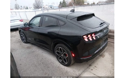 ford-mustang-mach-e - 3