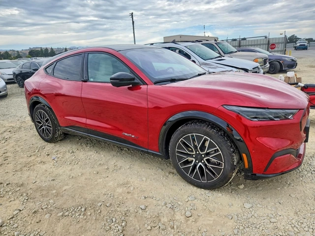 Ford Mustang Mach-E Premium Standard Range RWD - автомобили, коли, обяви за нови и употребявани 3