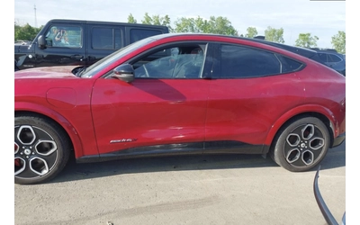 Ford Mustang Mach-E GT - автомобили, коли, обяви за нови и употребявани 12