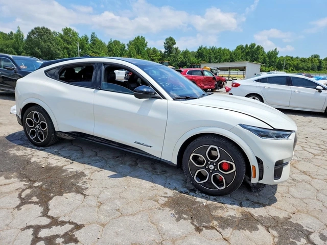 Ford Mustang Mach-E GT - автомобили, коли, обяви за нови и употребявани 3