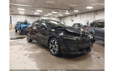 ford-mustang-mach-e-n-all-wheel-drive - 0