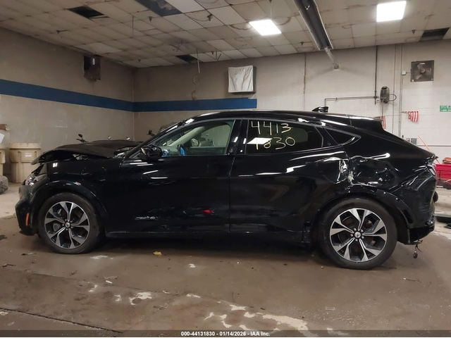 Ford Mustang Mach-E N All Wheel Drive - автомобили, коли, обяви за нови и употребявани 13