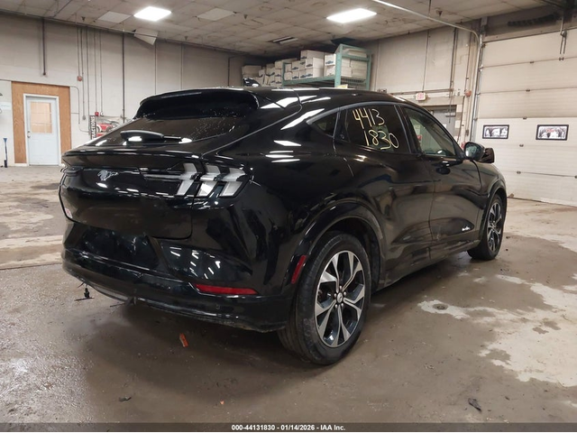 Ford Mustang Mach-E N All Wheel Drive - автомобили, коли, обяви за нови и употребявани 3