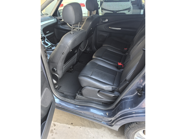 Ford S-Max Titanium ST ГАЗ - автомобили, коли, обяви за нови и употребявани 8