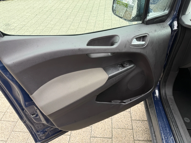 Ford Tourneo Courier 1.5TDCI Климатик - автомобили, коли, обяви за нови и употребявани 11