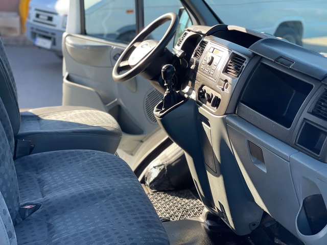 Ford Transit 2.4TDCi - автомобили, коли, обяви за нови и употребявани 9