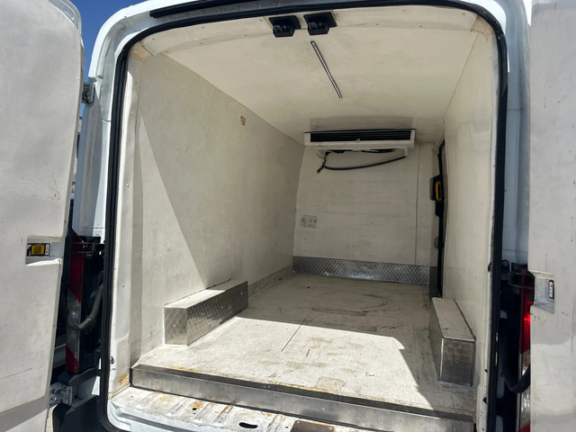 Ford Transit 2.2 - автомобили, коли, обяви за нови и употребявани 8