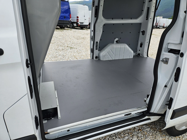 Ford Transit Custom - автомобили, коли, обяви за нови и употребявани 13