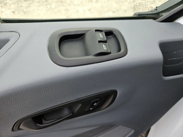 Ford Transit 2.2 TDCi, Клима , 7 местен - автомобили, коли, обяви за нови и употребявани 11