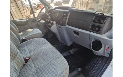 ford-transit - 4