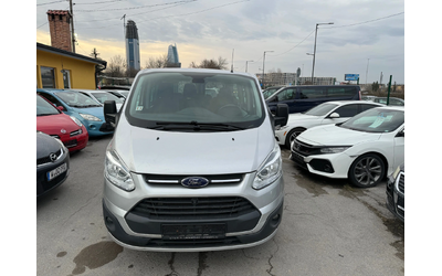 ford-transit-connect-8-1-custom - 1