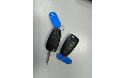 Ford Transit Connect 8+1 CUSTOM - автомобили, коли, обяви за нови и употребявани 13