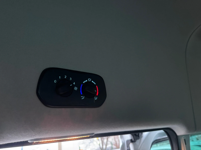 Ford Transit Connect Custom 8+1 - автомобили, коли, обяви за нови и употребявани 9