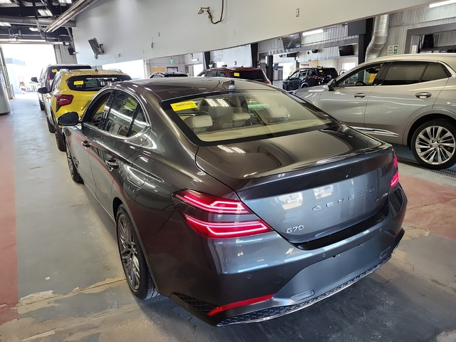 Genesis G70 2L 4cyl AWD - автомобили, коли, обяви за нови и употребявани 3