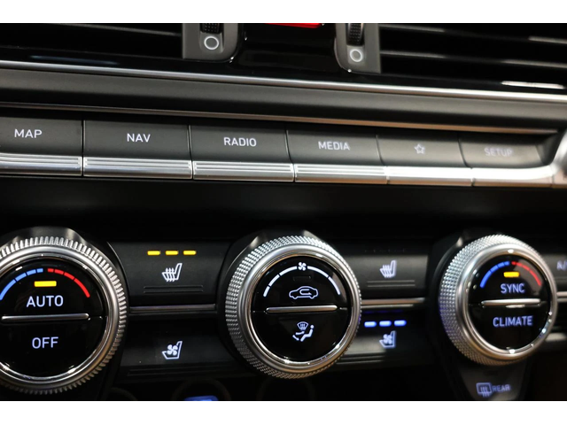 Genesis G70 2.0T AWD - SUNROOF| NAVI| CAMERA| BLINDSPOT| LANEK - автомобили, коли, обяви за нови и употребявани 16