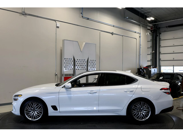 Genesis G70 2.0T AWD - SUNROOF| NAVI| CAMERA| BLINDSPOT| LANEK - автомобили, коли, обяви за нови и употребявани 2