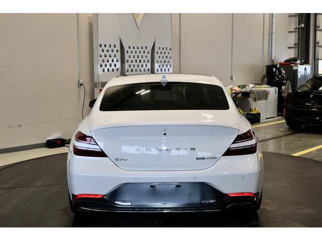 Genesis G70 2.0T AWD - SUNROOF| NAVI| CAMERA| BLINDSPOT| LANEK - автомобили, коли, обяви за нови и употребявани 4