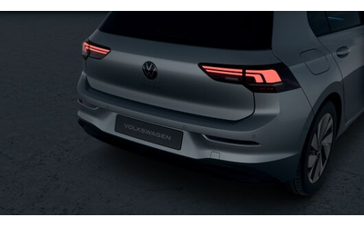 VW Golf Golf 8 Life Plus 2.0 TDI SCR DSG - автомобили, коли, обяви за нови и употребявани 7