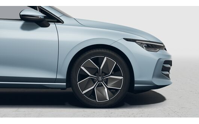 VW Golf Golf 8 Style 1.5 eTSI OPF DSG - автомобили, коли, обяви за нови и употребявани 8