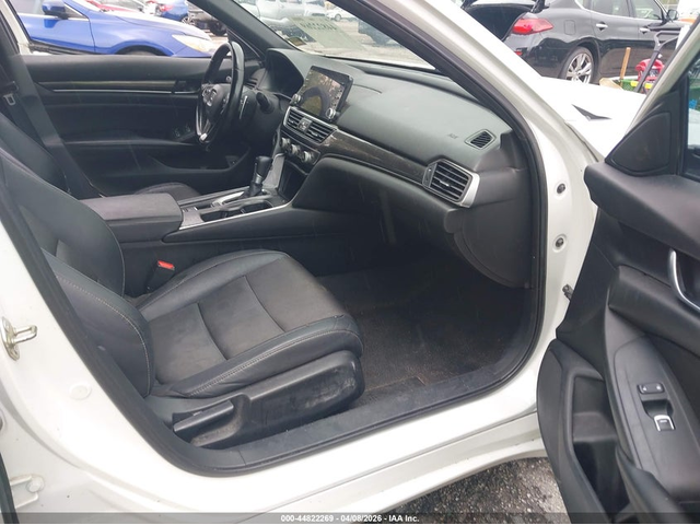 Honda Accord 1.5L I-4 DI, DOHC, VVT, TURBO, 192HP Front Wheel Drive - автомобили, коли, обяви за нови и употребявани 4