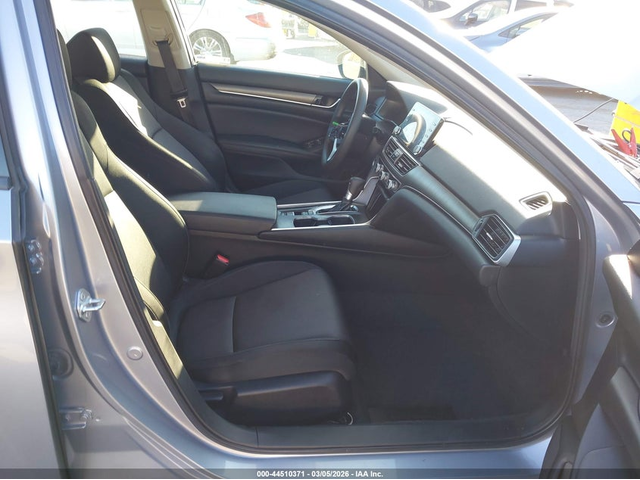 Honda Accord 1.5L I-4 DI, DOHC, VVT, TURBO, 192HP Front Wheel Drive - автомобили, коли, обяви за нови и употребявани 4