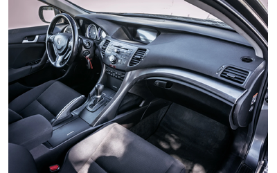 Honda Accord 2.2 i-DTEC Automatic! С ГАРАНЦИЯ! - автомобили, коли, обяви за нови и употребявани 9