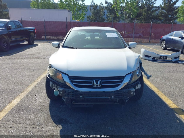 Honda Accord 2.4L I-4 DI, DOHC, VVT, 185HP Front Wheel Drive - автомобили, коли, обяви за нови и употребявани 12