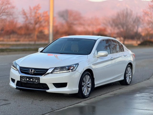 Honda Accord 2.0i Hybrid - автомобили, коли, обяви за нови и употребявани 0