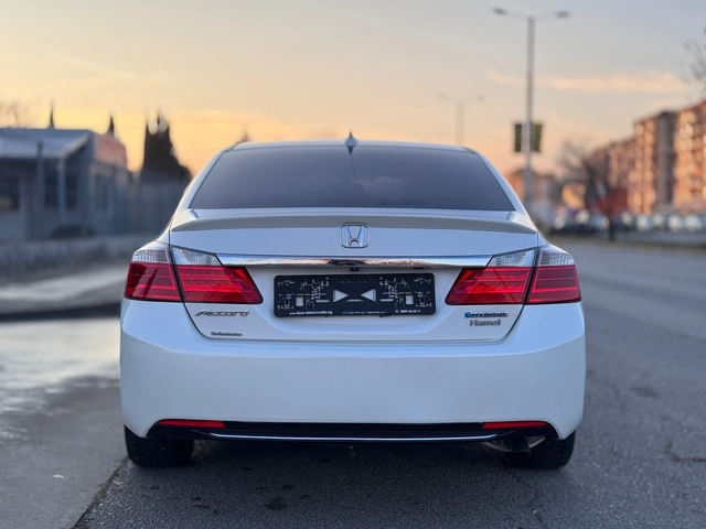 Honda Accord 2.0i Hybrid - автомобили, коли, обяви за нови и употребявани 3