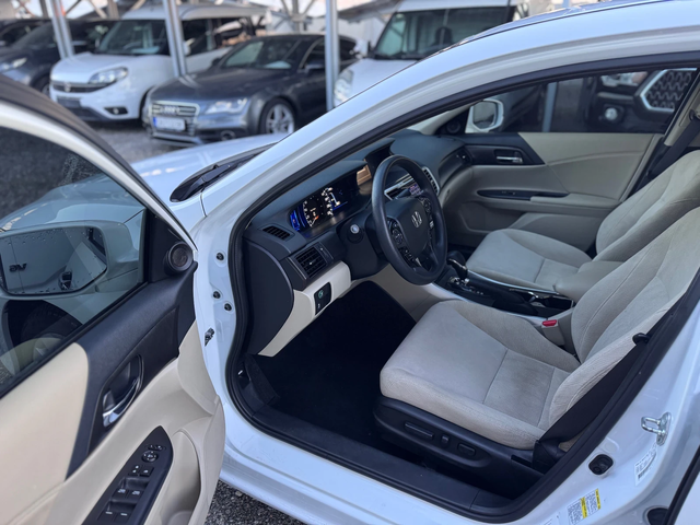 Honda Accord 2.0i Hybrid - автомобили, коли, обяви за нови и употребявани 8