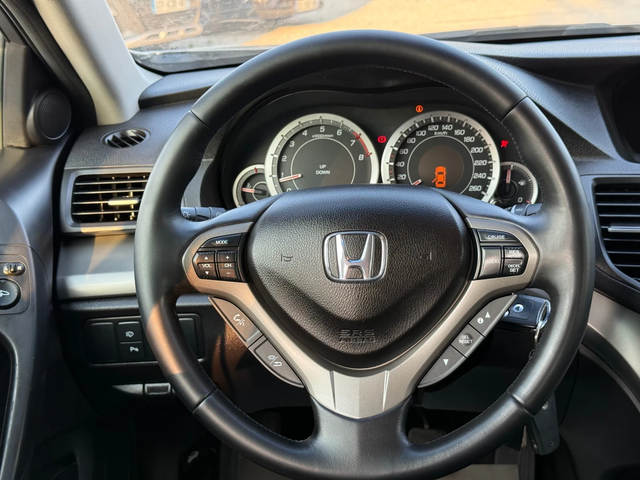 Honda Accord 2.0i * * ПЪЛНА СЕРВИЗНА ИСТОРИЯ* * - автомобили, коли, обяви за нови и употребявани 9