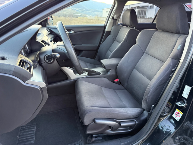 Honda Accord 2.0 i-VTEC 155к.с CLIMATRONIC / PODGREV - автомобили, коли, обяви за нови и употребявани 8