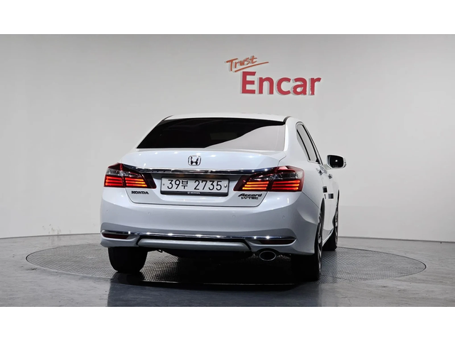 Honda Accord Accord 2.4 9Th Generation - автомобили, коли, обяви за нови и употребявани 3