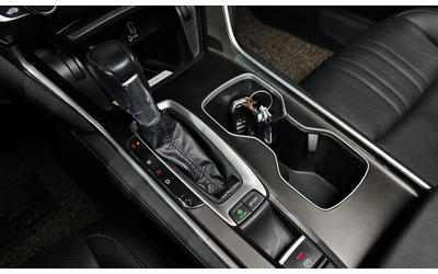 Honda Accord 1.5 Turbo - автомобили, коли, обяви за нови и употребявани 7