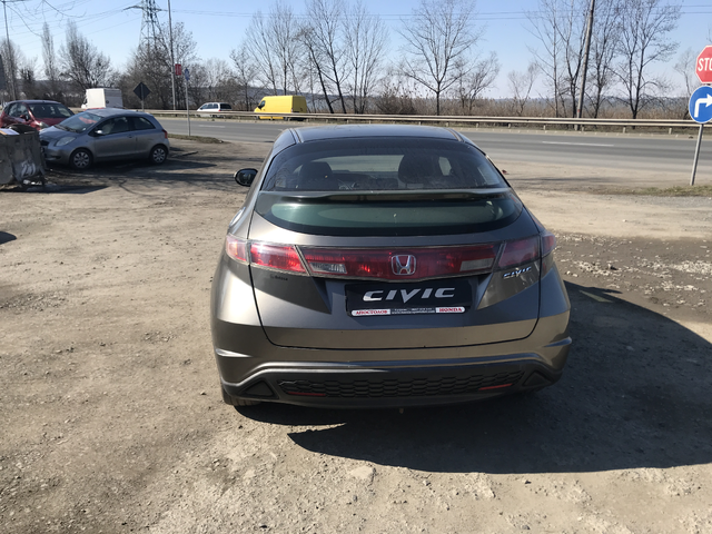 Honda Civic 1,4 Comfort - автомобили, коли, обяви за нови и употребявани 4