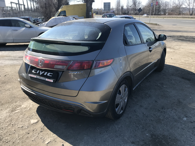 Honda Civic 1,4 Comfort - автомобили, коли, обяви за нови и употребявани 6