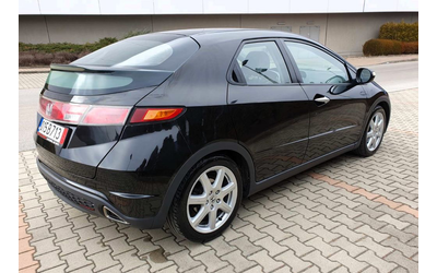 honda-civic-1-8-i-vtec - 4