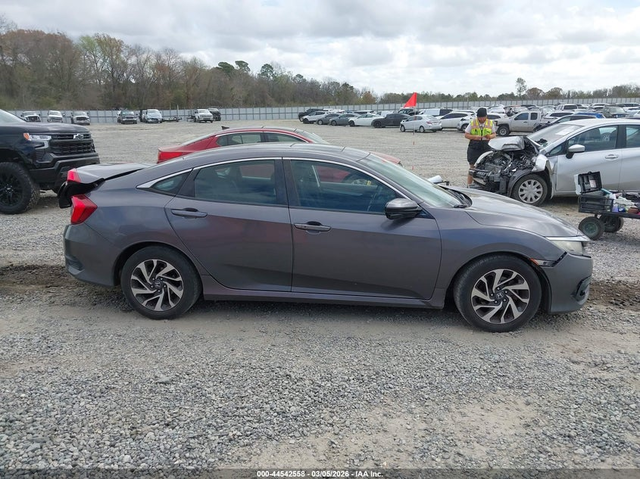 Honda Civic 2.0L I-4 DOHC, VVT, 158HP Front Wheel Drive - автомобили, коли, обяви за нови и употребявани 12