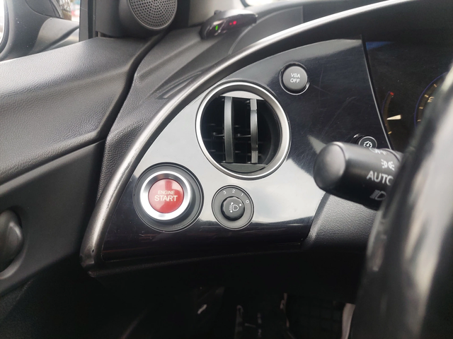 Honda Civic 1, 8i 140ps ГАЗ AUTOMATIC - автомобили, коли, обяви за нови и употребявани 13