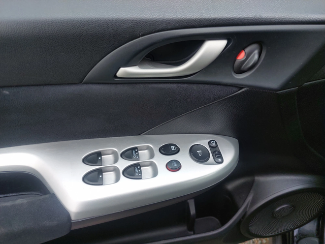 Honda Civic 1, 8i 140ps ГАЗ AUTOMATIC - автомобили, коли, обяви за нови и употребявани 9